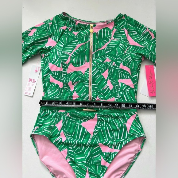 Lilly Pulitzer TORETTA RASHGUARD  CONCH SHELL PINK LETS GO BANANAS ENGINEERED 10 - Picture 5 of 11
